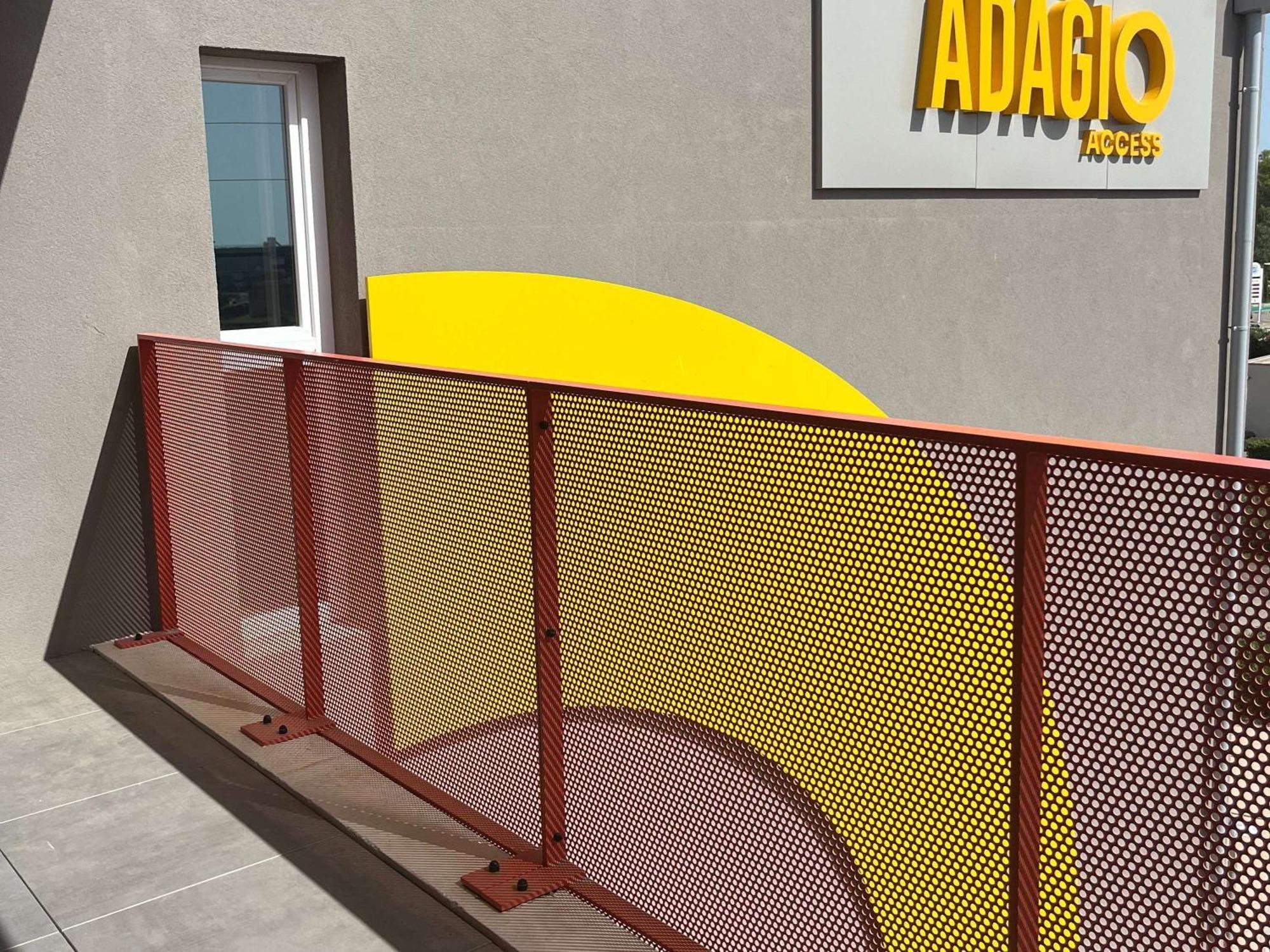 Aparthotel Adagio Access Porte De Camargue Saint-Martin-de-Crau Exterior foto
