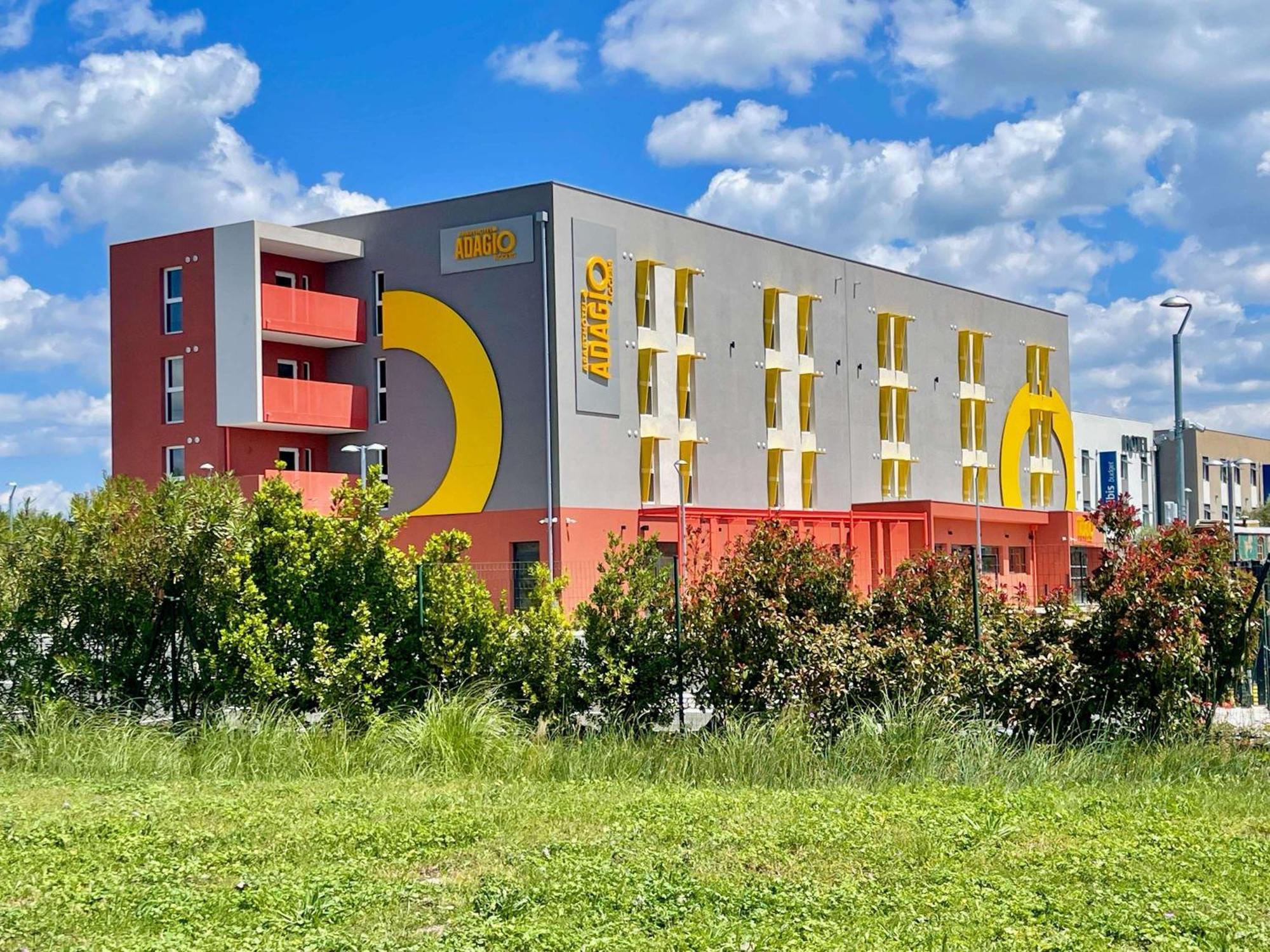 Aparthotel Adagio Access Porte De Camargue Saint-Martin-de-Crau Exterior foto